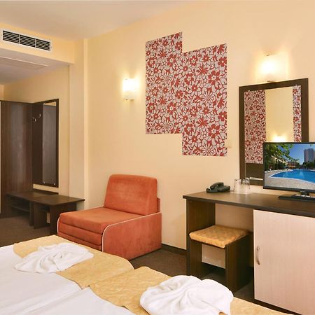 ยาวอร์ พาเลซ Hotel ซันนีบีช ภายนอก รูปภาพ