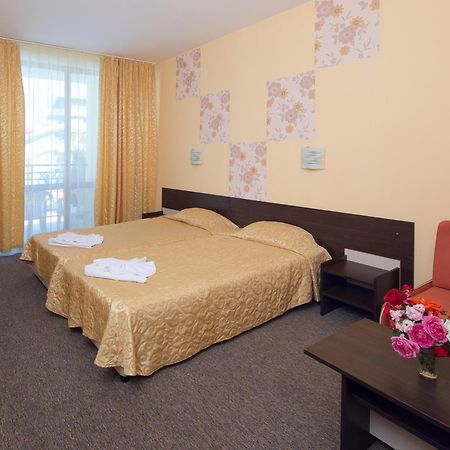 ยาวอร์ พาเลซ Hotel ซันนีบีช ภายนอก รูปภาพ