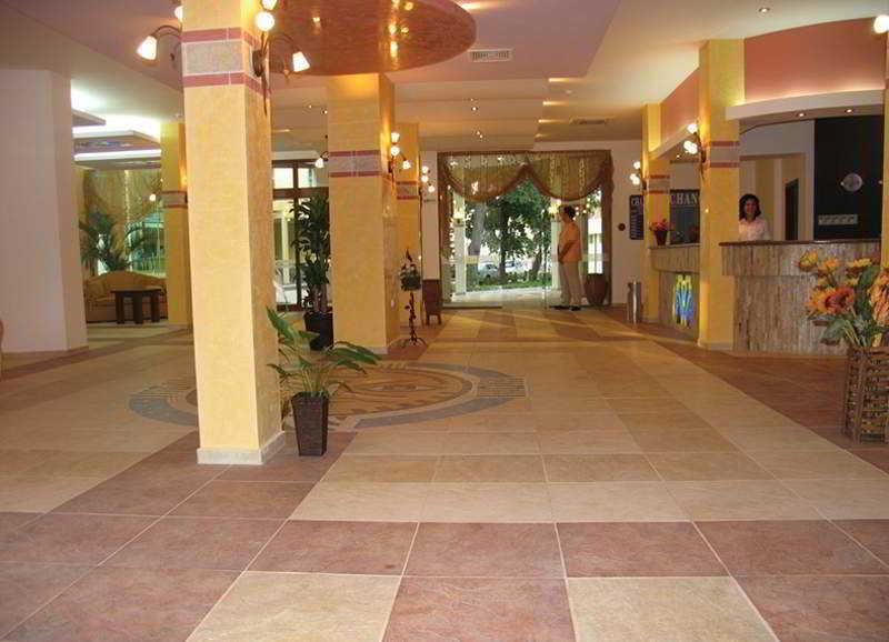ยาวอร์ พาเลซ Hotel ซันนีบีช ภายนอก รูปภาพ
